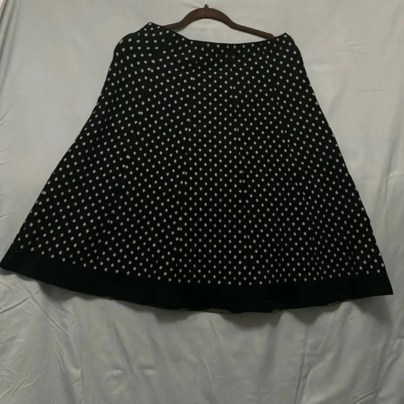 Milano A Line Skirt True to Size Large - Picture 1 of 4